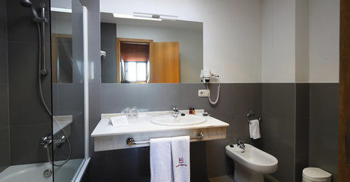 Colon Tuy Hotel ตุย ภายนอก รูปภาพ