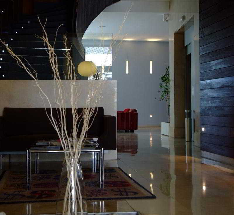 Colon Tuy Hotel ตุย ภายนอก รูปภาพ